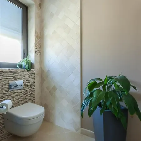 Villa In Juan-les-pins With Heated Pool *