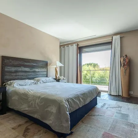 In Juan-les-pins With Heated Pool *