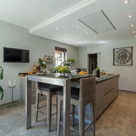 Villa In Juan-les-pins With Heated Pool Antibes