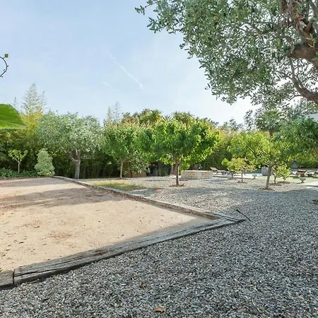 In Juan-les-pins With Heated Pool