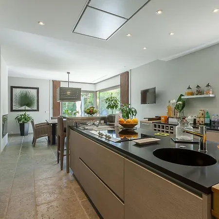 Villa In Juan-les-pins With Heated Pool *